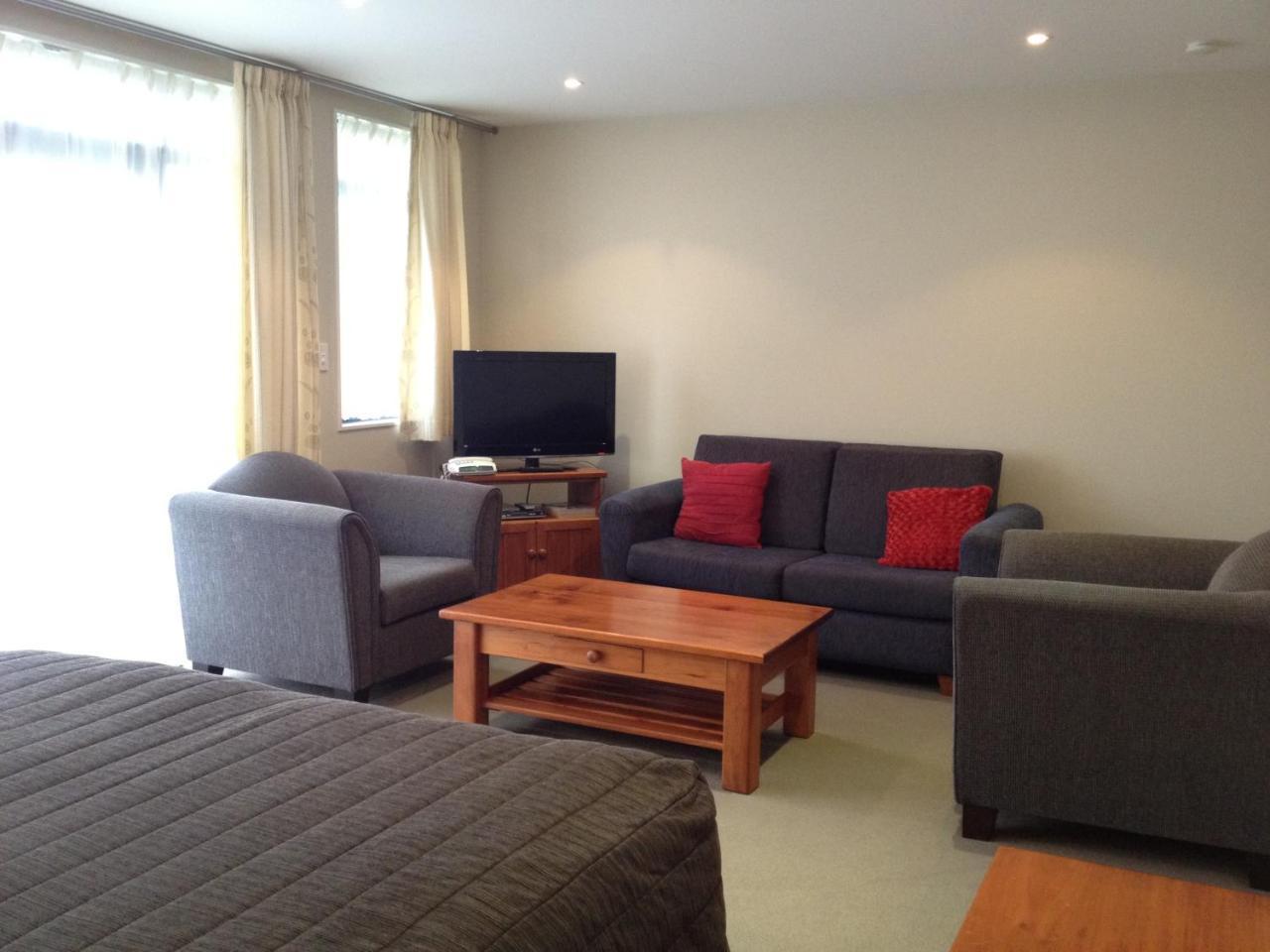 Aotea Lodge Porirua Exterior photo